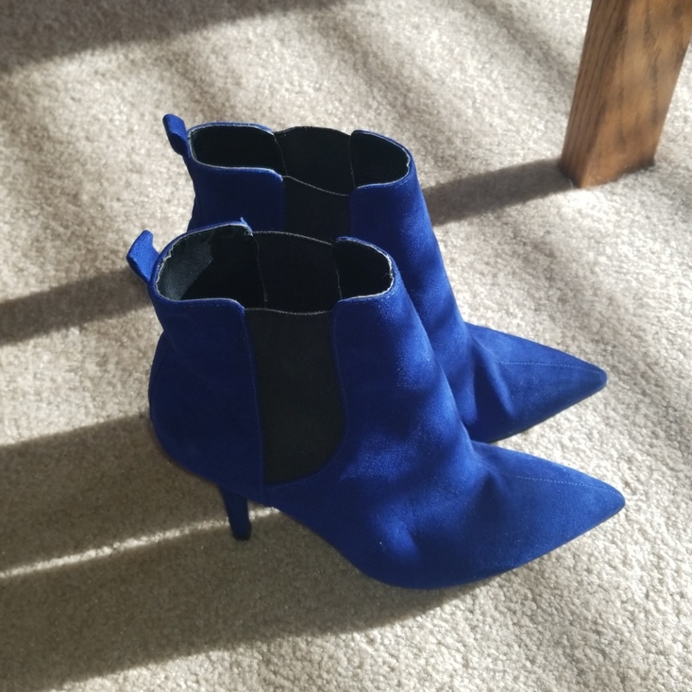 Guess Size 6.5 Blue Heel Bootie
